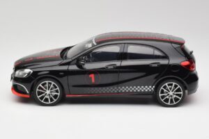 Mercedes A-Class W176 AMG Negru Norev 1:18 183596 Metal - imaginea 4 din 8