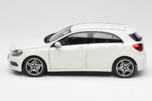 Mercedes A-Class W176 Cirrus Alb Norev 1:18 B66960126 Metal - imaginea 4 din 8