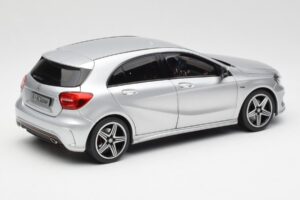 Mercedes A-Class W176 Polar Argintiu Norev 1:18 B66960139 Metal - imaginea 3 din 8