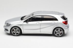 Mercedes A-Class W176 Polar Argintiu Norev 1:18 B66960139 Metal - imaginea 4 din 8