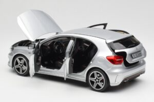 Mercedes A-Class W176 Polar Argintiu Norev 1:18 B66960139 Metal - imaginea 5 din 8