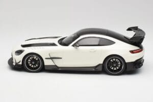 Mercedes AMG GT C190 Black Series Designo Diamond Alb Metallic Minichamps 1:18 155032022 Metal - imaginea 3 din 6