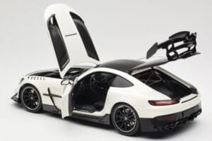 Mercedes AMG GT C190 Black Series Diamond White Metallic Minichamps 1:18 110032020 Metal - imaginea 5 din 8