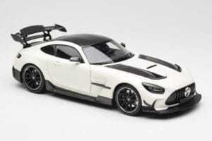 Mercedes AMG GT C190 Black Series Diamond White Metallic Minichamps 1:18 110032020 Metal - imaginea 6 din 8