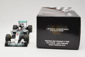 Mercedes AMG Petronas W06 Hybrid #44 L. Hamilton F1 World Champion 2015 Minichamps 1:18 186150044 Metal - imaginea 6 din 6