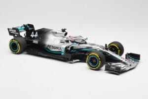 Mercedes AMG Petronas W10 #44 L. Hamilton F1 World Champion 2019 Minichamps 1:18 110190044 Metal - imaginea 4 din 6