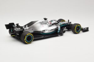 Mercedes AMG Petronas W10 #44 L. Hamilton F1 World Champion Dealer Edition 2019 Minichamps 1:18 B66960567 Metal - imaginea 2 din 7