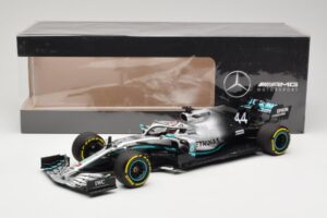 Mercedes AMG Petronas W10 #44 L. Hamilton F1 World Champion Dealer Edition 2019 Minichamps 1:18 B66960567 Metal - imaginea 7 din 7