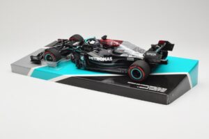 Mercedes AMG Petronas W12 E Performance #44 L. Hamilton Bahrain GP 2021 Minichamps 1:18 113210144 Metal - imaginea 5 din 6