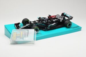 Mercedes AMG Petronas W12 E Performance #44 L. Hamilton Russian GP 2021 Minichamps 1:18 113211544 Metal - imaginea 2 din 6