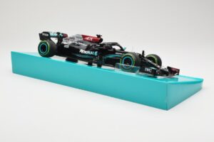 Mercedes AMG Petronas W12 E Performance #44 L. Hamilton Russian GP 2021 Minichamps 1:18 113211544 Metal - imaginea 4 din 6