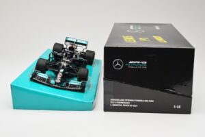 Mercedes AMG Petronas W12 E Performance #44 L. Hamilton Russian GP 2021 Minichamps 1:18 113211544 Metal - imaginea 6 din 6