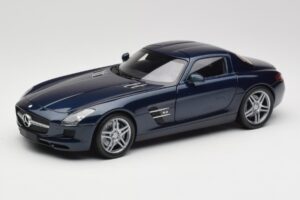 Mercedes SLS AMG C197 Blue Metallic Minichamps 1:18 180039021 Metal