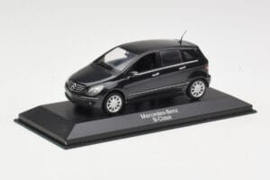 Mercedes B-Class W245 Cosmos Black Minichamps 1:43 B66962218 Metal - imaginea 2 din 4
