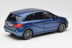 Mercedes B-Class W246 Lotus Albastru Metalic Norev 1:18 B66961410 Metal - imaginea 3 din 8