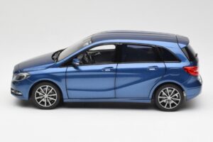 Mercedes B-Class W246 Lotus Albastru Metalic Norev 1:18 B66961410 Metal - imaginea 4 din 8