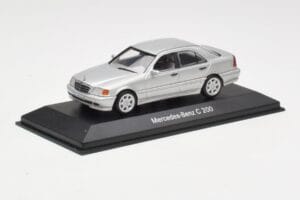 Mercedes C 200 W202 Iridium Silver Minichamps 1:43 B66040488 Metal - imaginea 2 din 4