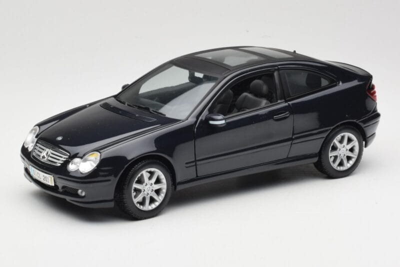Mercedes C-Class Sports Coupe CL203 Albastru Maisto 1:18 B66962124 Metal
