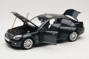 Mercedes C-Class W204 Avantgarde Verde Închis AUTOart 1:18 B66962366 Metal - imaginea 3 din 8