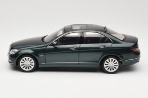 Mercedes C-Class W204 Avantgarde Verde Închis AUTOart 1:18 B66962366 Metal - imaginea 4 din 8