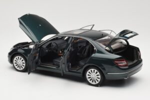 Mercedes C-Class W204 Avantgarde Verde Închis AUTOart 1:18 B66962366 Metal - imaginea 5 din 8