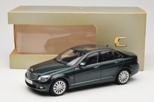 Mercedes C-Class W204 Avantgarde Verde Închis AUTOart 1:18 B66962366 Metal - imaginea 8 din 8