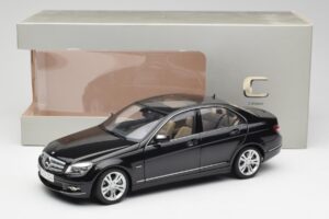 Mercedes C-Class W204 Avantgarde Obsidian Negru AUTOart 1:18 76264-R1 Metal - imaginea 8 din 8