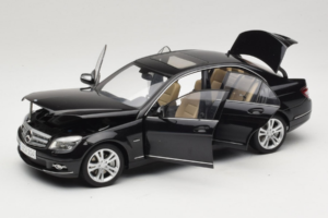 Mercedes C-Class W204 Obsidian Black AUTOart 1:18 B66962367 Metal - imaginea 2 din 8
