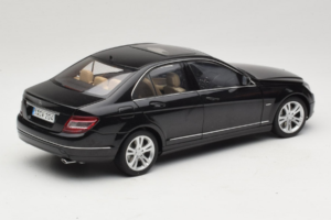 Mercedes C-Class W204 Obsidian Black AUTOart 1:18 B66962367 Metal - imaginea 3 din 8