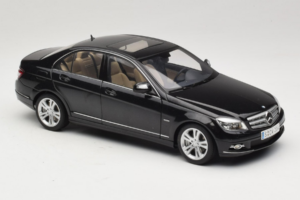 Mercedes C-Class W204 Obsidian Black AUTOart 1:18 B66962367 Metal - imaginea 6 din 8