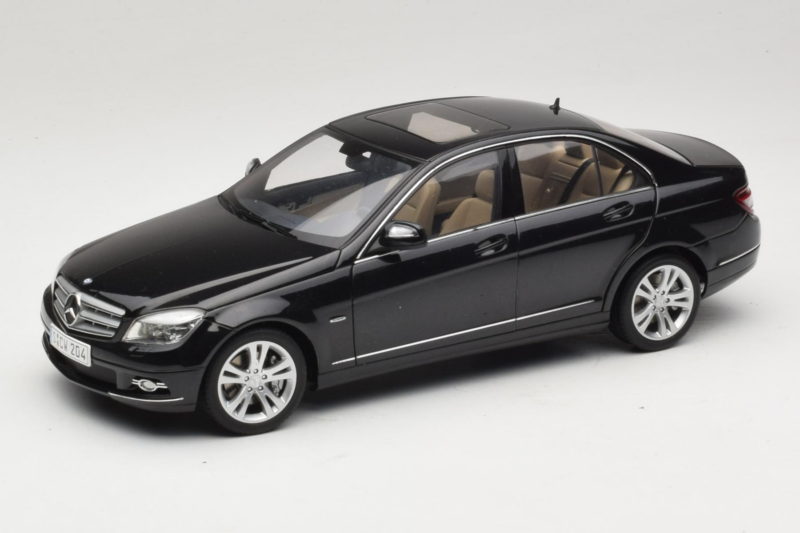 Mercedes C-Class W204 Obsidian Black AUTOart 1:18 B66962367 Metal