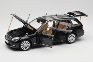 Mercedes C-Class W204 Estate Obsidian Black AUTOart 1:18 B66962349 Metal - imaginea 2 din 8