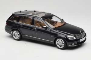 Mercedes C-Class W204 Estate Obsidian Black AUTOart 1:18 B66962349 Metal - imaginea 6 din 8