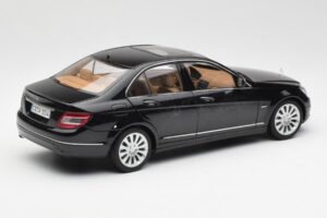 Mercedes C-Class W204 Obsidian Negru AUTOart 1:18 B66962365 Metal - imaginea 3 din 8