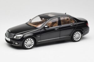 Mercedes C-Class W204 Obsidian Negru AUTOart 1:18 B66962365 Metal