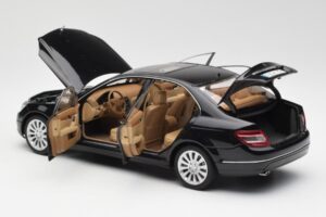 Mercedes C-Class W204 Obsidian Negru AUTOart 1:18 B66962365 Metal - imaginea 5 din 8