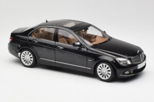 Mercedes C-Class W204 Obsidian Negru AUTOart 1:18 B66962365 Metal - imaginea 6 din 8