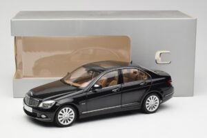 Mercedes C-Class W204 Obsidian Negru AUTOart 1:18 B66962365 Metal - imaginea 8 din 8