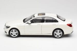 Mercedes C-Class W205 Diamond Alb Metalic Norev 1:18 B66960256 Metal - imaginea 4 din 8