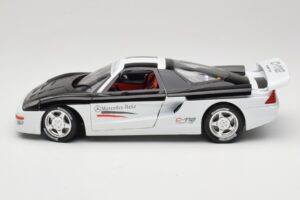 Mercedes C112 Sport Alb & Negru Guiloy 1:18 68521 Metal - imaginea 4 din 8