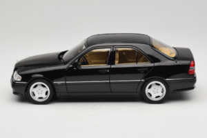 Mercedes C36 AMG W202 Obsidian Black Metallic Norev 1:18 183381 Metal - imaginea 4 din 8