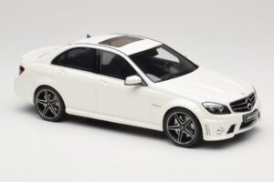 Mercedes C63 AMG W204 Diamond White GT Spirit 1:18 GT928 Rășină - imaginea 4 din 6