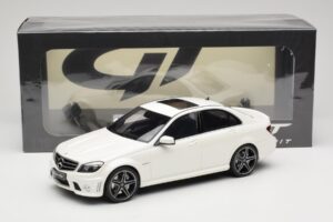 Mercedes C63 AMG W204 Diamond White GT Spirit 1:18 GT928 Rășină - imaginea 6 din 6