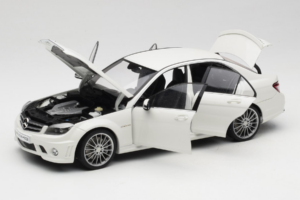 Mercedes AMG C63 W204 Alb AUTOart 1:18 72674-R1 Metal - imaginea 2 din 8