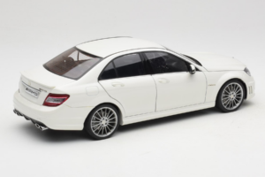 Mercedes AMG C63 W204 Alb AUTOart 1:18 72674-R1 Metal - imaginea 3 din 8