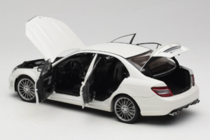 Mercedes AMG C63 W204 Alb AUTOart 1:18 72674-R1 Metal - imaginea 5 din 8