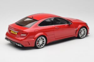 Mercedes AMG C63 W204 Roșu 2nd Choice GT Spirit 1:18 GT065-D1 Rășină - imaginea 2 din 6