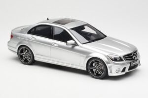 Mercedes C63 AMG W204 Argintiu GT Spirit 1:18 GT462 Rășină - imaginea 4 din 6