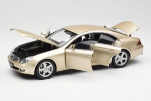 Mercedes CLS C219 Bej Deschis Auriu Kyosho 1:18 08401LBE Metal - imaginea 2 din 8