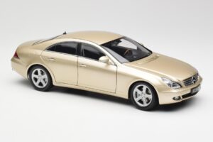 Mercedes CLS C219 Bej Deschis Auriu Kyosho 1:18 08401LBE Metal - imaginea 6 din 8